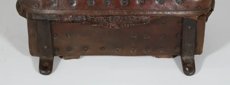 Malle de voyage en cuir époque XVIIIe siècle
