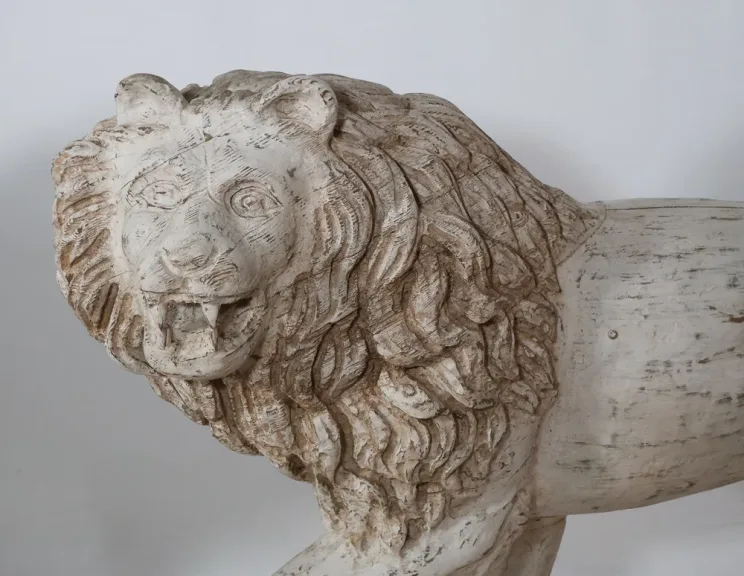 Grande Paire De Lions  En Bois Patiné Italie Fin XIXe Siècle