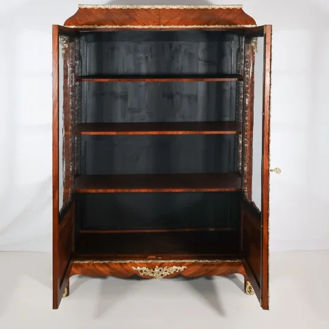 ナポレオン3世時代の展示キャビネット