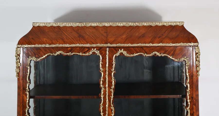 Vitrine aus der Zeit Napoleons III.