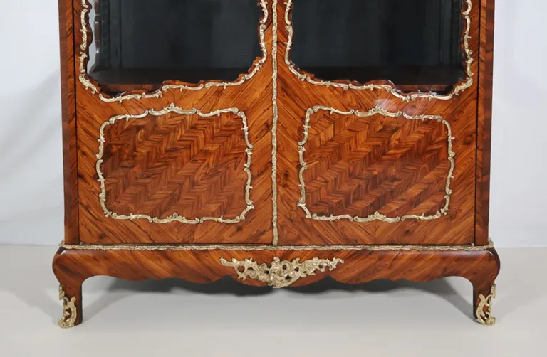 Vitrine en bois de violette époque Napoléon III