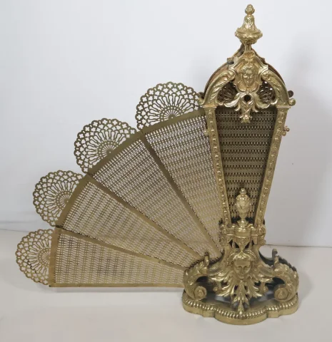 Pare-feu éventail en bronze doré et laiton époque Napoléon III