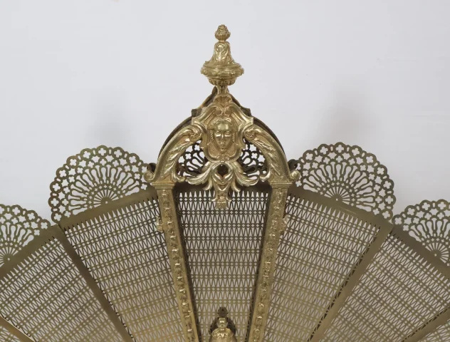 Pare-feu éventail en bronze doré et laiton époque Napoléon III