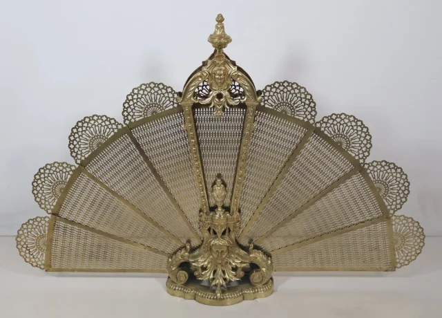 Pare-feu éventail en bronze doré et laiton époque Napoléon III