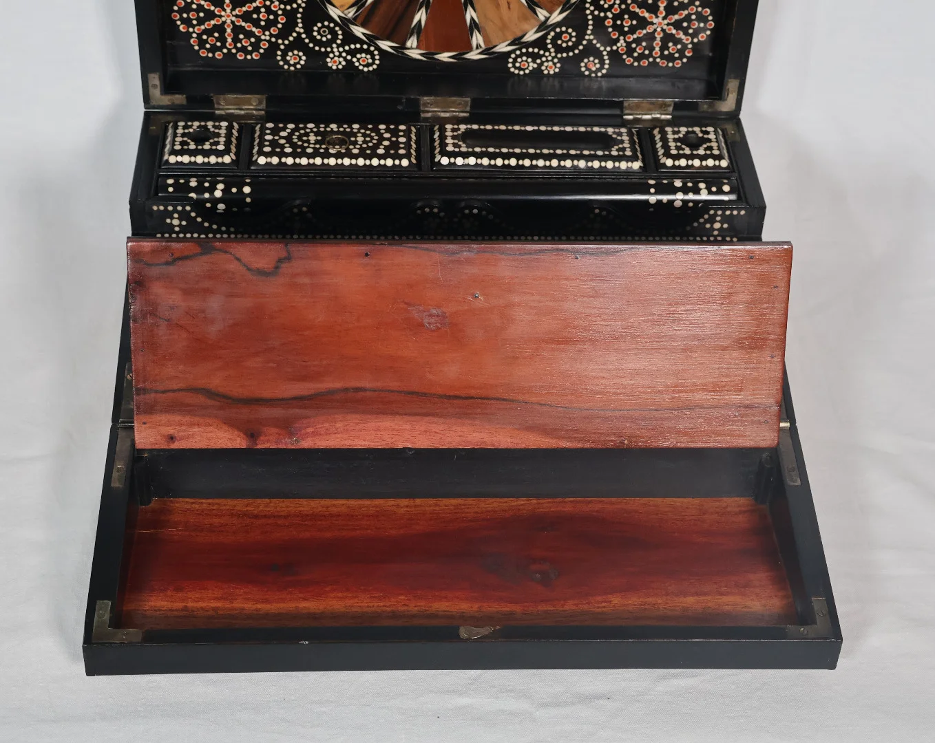 CAJA DE ESCRITURA INDOCHINA