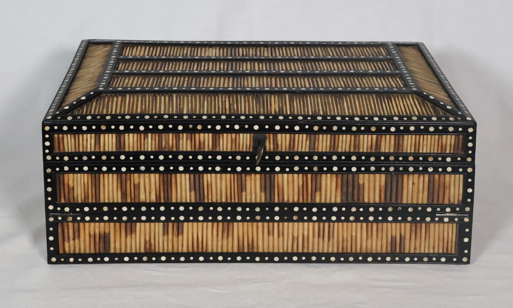 CAJA DE ESCRITURA INDOCHINA