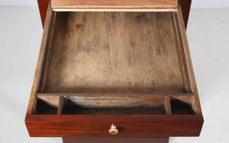 FRANZÖSISCHER SCHRANK AUS DER EDMPIRE-ZEIT