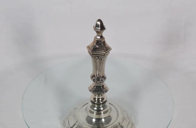 Kerzenleuchter und Tafelaufsatz aus Silber