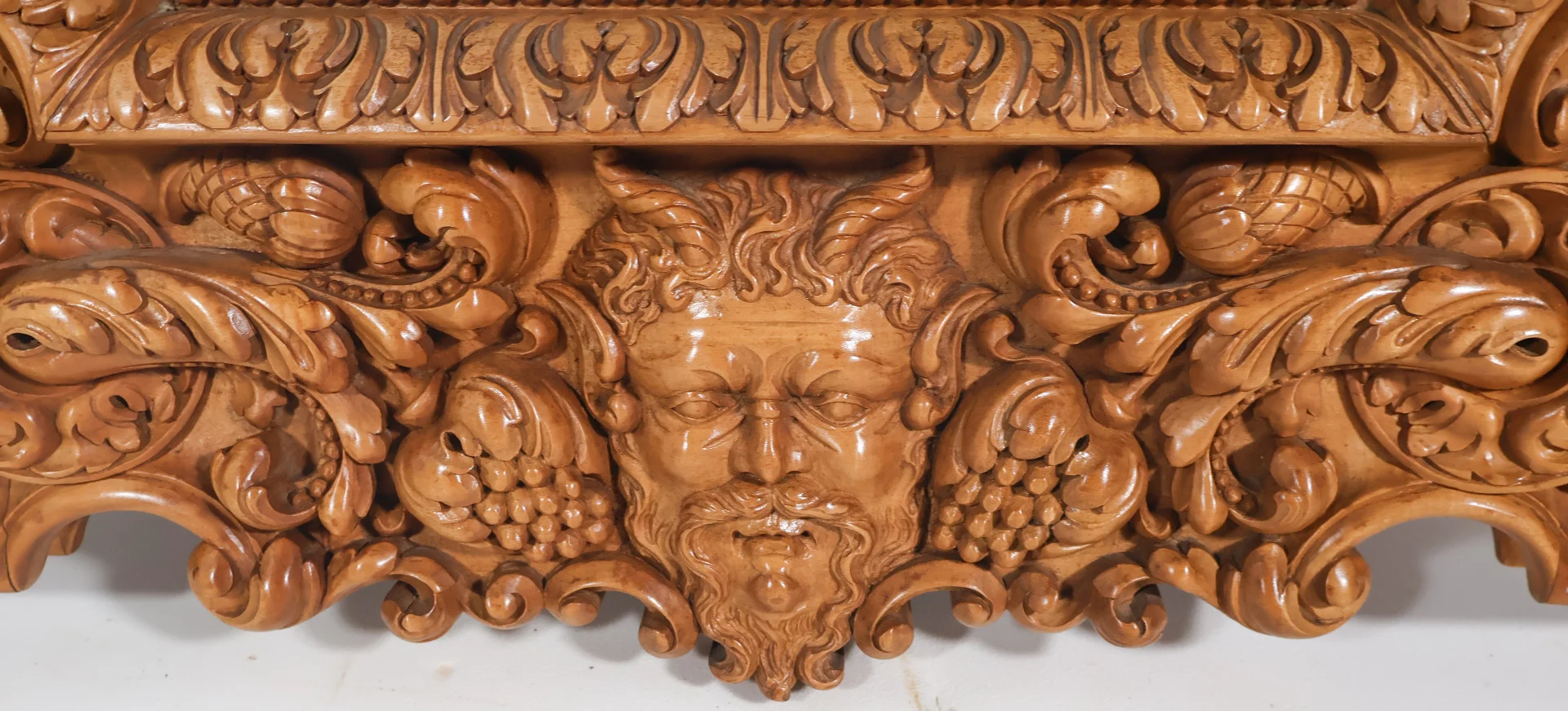 Miroir sculpté style régence milieu XXe