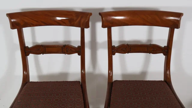 Série de quatre chaises Anglaise en acajou mileu 19ème