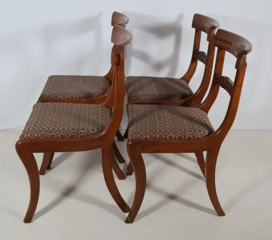 Série de quatre chaises Anglaise en acajou mileu 19ème