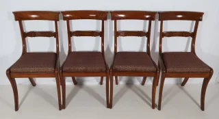 Série de quatre chaises Anglaise en acajou mileu 19ème