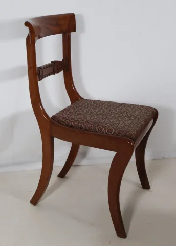Série de quatre chaises Anglaise en acajou mileu 19ème