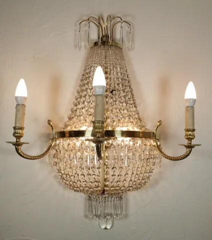 LOUIS XVI STYLE WALL LIGHT