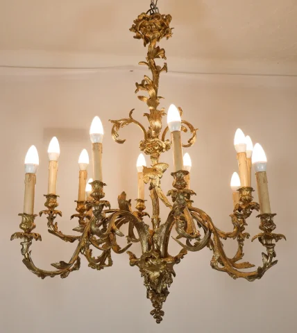 PLAFONDVERLICHTING IN ROCAILLE-STIJL