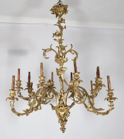 PLAFONDVERLICHTING IN ROCAILLE-STIJL