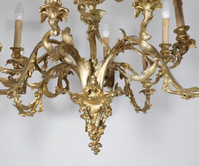 DECKENLEUCHTE IM ROCAILLE-STIL