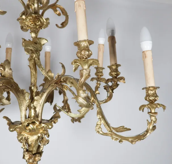 DECKENLEUCHTE IM ROCAILLE-STIL