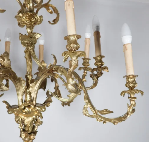 PLAFONDVERLICHTING IN ROCAILLE-STIJL