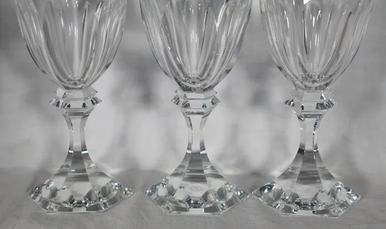 série de 11 Verres à eau modèle CHAMBORD de la cristallerie de St LOUIS
