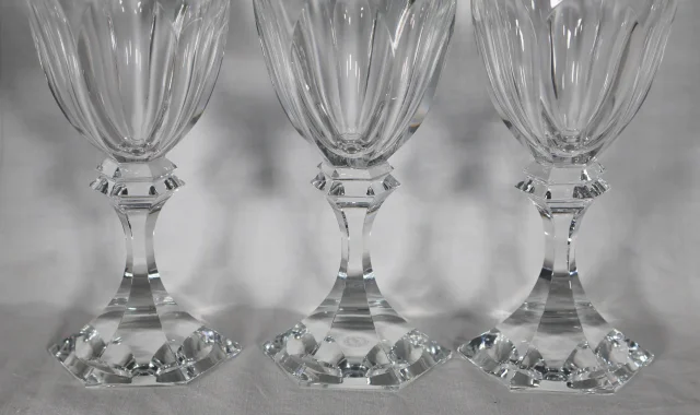 série de 11 Verres à eau modèle CHAMBORD de la cristallerie de St LOUIS