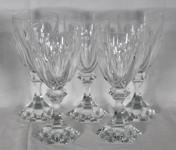 série de 11 Verres à eau modèle CHAMBORD de la cristallerie de St LOUIS