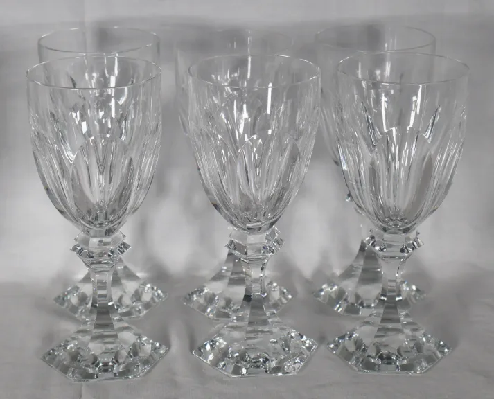 série de 11 Verres à eau modèle CHAMBORD de la cristallerie de St LOUIS