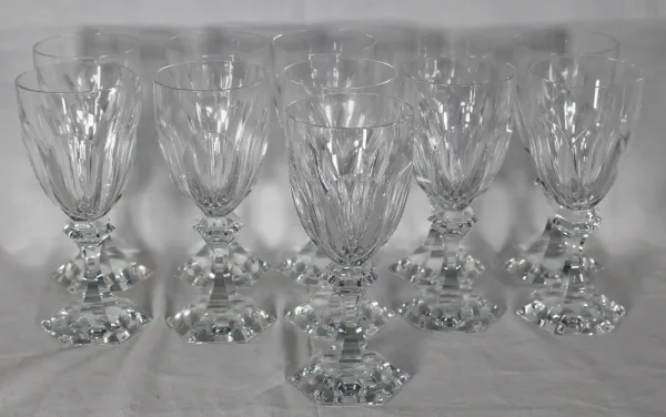série de 11 Verres à eau modèle CHAMBORD de la cristallerie de St LOUIS