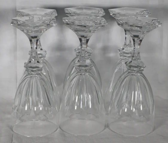 série de 11 Verres à eau modèle CHAMBORD de la cristallerie de St LOUIS
