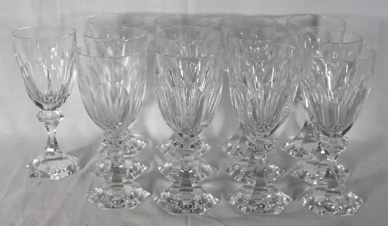Série De 12 Verres à vin rouge  Saint Louis Modèle Chambord