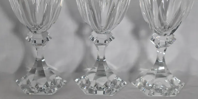 Série De 12 Verres à vin rouge  Saint Louis Modèle Chambord