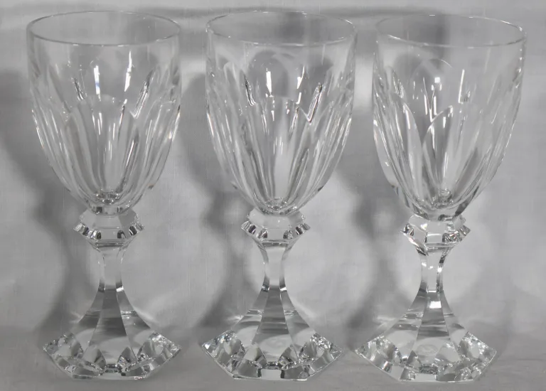 Série De 12 Verres à vin rouge  Saint Louis Modèle Chambord