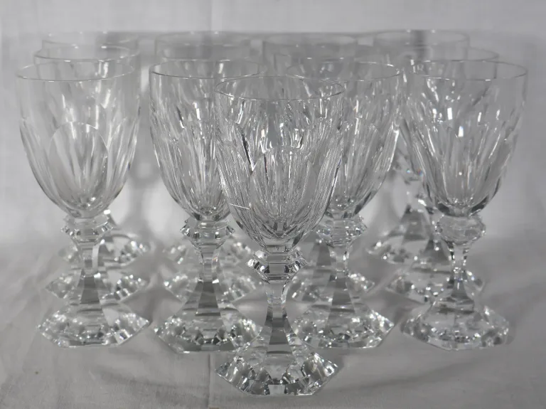 Série De 12 Verres à vin rouge  Saint Louis Modèle Chambord