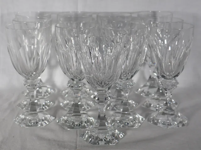 Série De 12 Verres à vin rouge  Saint Louis Modèle Chambord