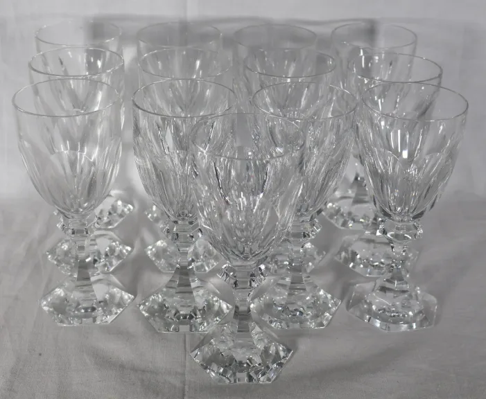 Série De 12 Verres à vin rouge  Saint Louis Modèle Chambord