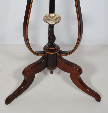 Tricoteuse en palissandre et citronnier époque Charles X