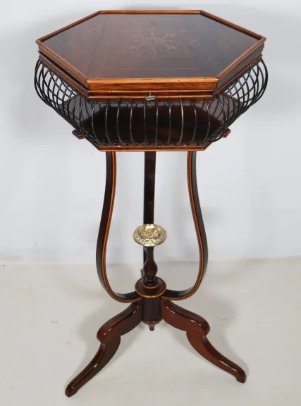 MESA DE TRABAJO DEL PERIODO DE CARLOS X