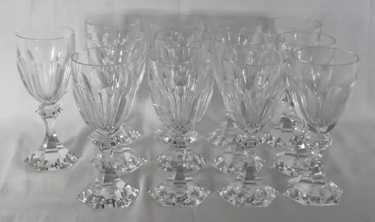 Série De 13 Verres à vin blanc Saint Louis Modèle Chambord