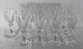 Série De 13 Verres à vin blanc Saint Louis Modèle Chambord