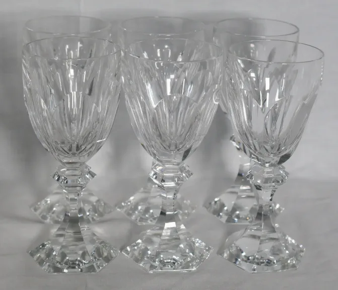 Série De 13 Verres à vin blanc Saint Louis Modèle Chambord