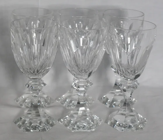 Série De 13 Verres à vin blanc Saint Louis Modèle Chambord