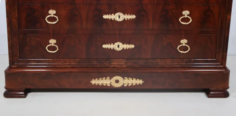 Commode en acajou époque restauration Alexandre Maigret