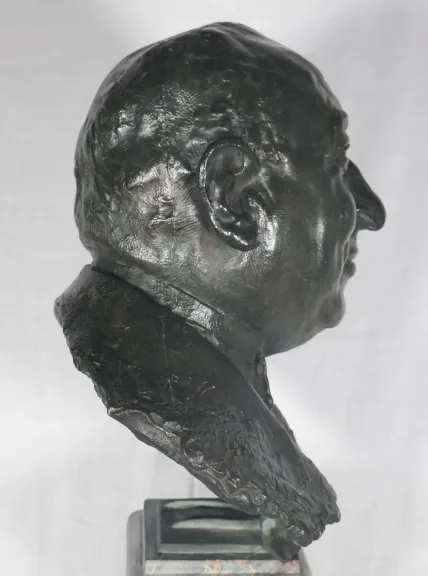 Buste d’homme en bronze  signé du fondeur Alexis Rudier