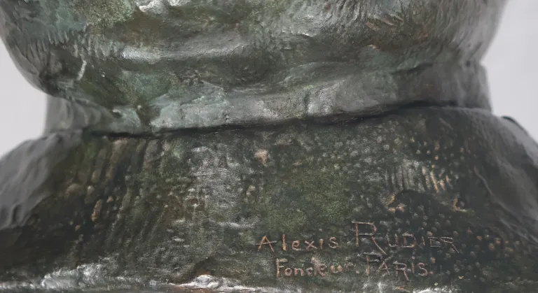 Buste d’homme en bronze  signé du fondeur Alexis Rudier