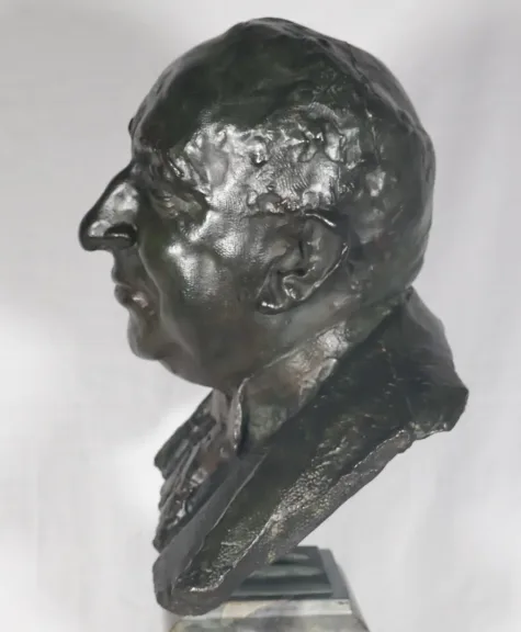 Buste d’homme en bronze  signé du fondeur Alexis Rudier