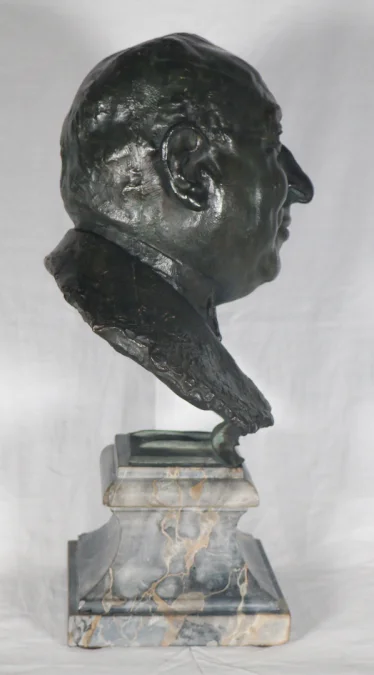 青铜半身像 签名：ALEXIS RUDIER