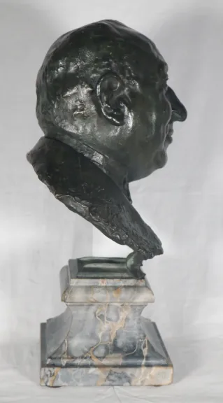 Buste d’homme en bronze  signé du fondeur Alexis Rudier