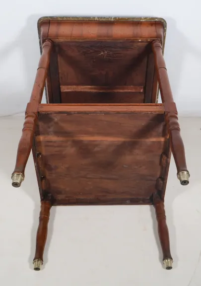 Meuble d’appoint noyer époque restauration
