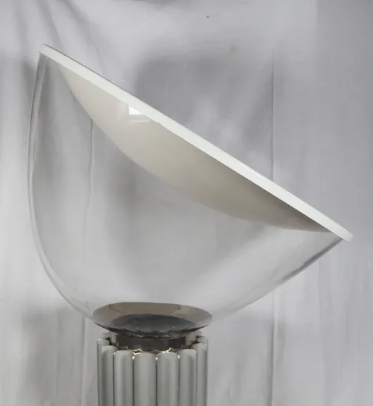 Lampe Taccia Flos datant des années 70