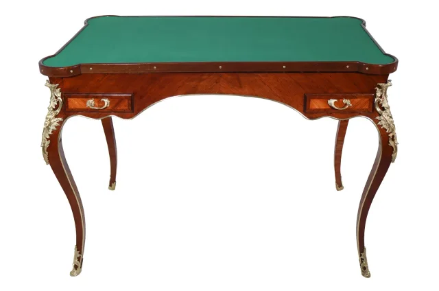 Table tric-trac en bois de rose et amarante – Époque Louis XV